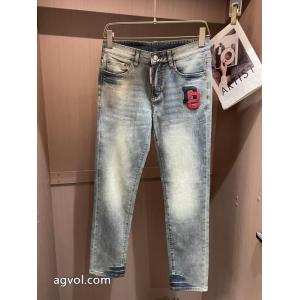 DSQUARED2新作をご紹介 セレブ愛用ブランド 最新大人気ジーンズブランド 品 コピー