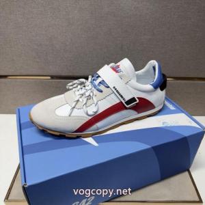 抜け感を出す モード感の高い2026のスタイル 超人気新品ブランド コピー 品スニーカーDSQUARED2.