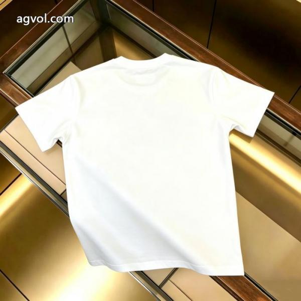 DSQUARED2ブランド コピー 販売 最終価格 大絶賛 話題が沸騰中半袖Tシャツ 1
